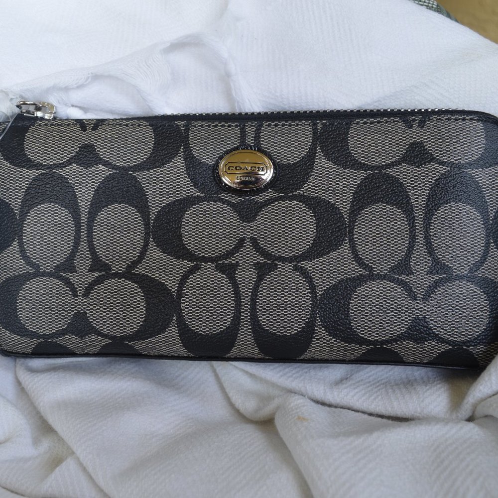 NWT Coach Wallet